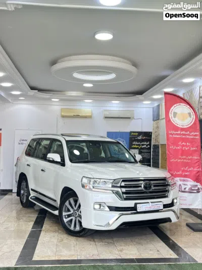 Toyota Land Cruiser VXR 2