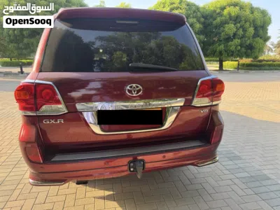 Toyota Land Cruiser GXR 2