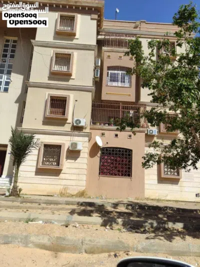 شقة الايجار في عمارات البطاطا بن دخيل دور اول عايلة ليبين او اجانب 2