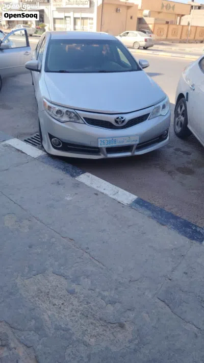 تويوتا كامري XLE 3