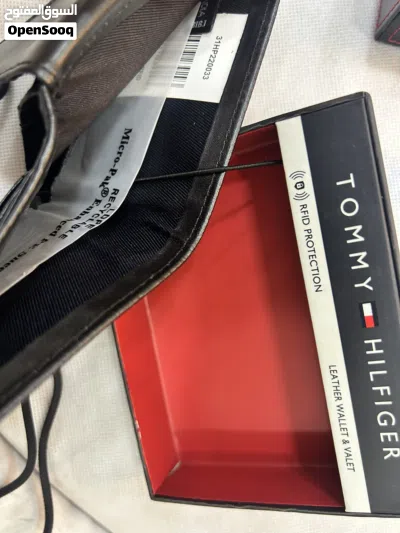 محفظة ماركة تومي هيلفغر (Tommy Hilfiger) أصلية 4