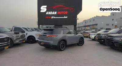 Nissan Pathfinder XE 4