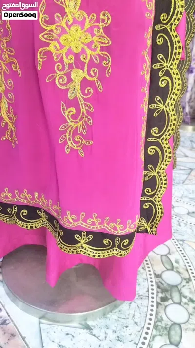 هذا موديل جديد، ويحتوي على تطريز في الأمام والخلف. 2