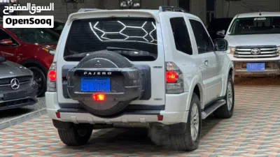Mitsubishi Pajero Standard 4