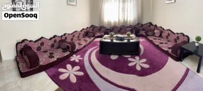 طقم جلسة عربيه مع طاولة تلفزيون مع سجاده استعمال خفيف جدا 2