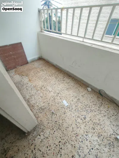 ش قة للإيجار على دوار النسيم ،خلف فندق أجنادين ، البوابة الجنوبية جامعة اليرموك 4