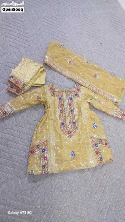 ملابس بلوشيه مستعمله مره واحده فقط 4