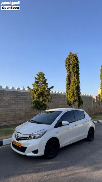 Toyota Yaris Basic 2