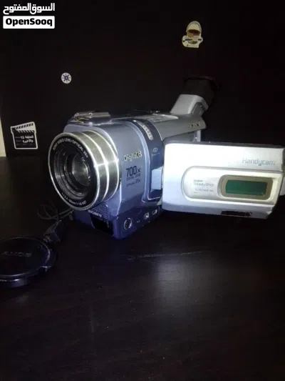 كاميرا (Sony Handycam Digital8) 4