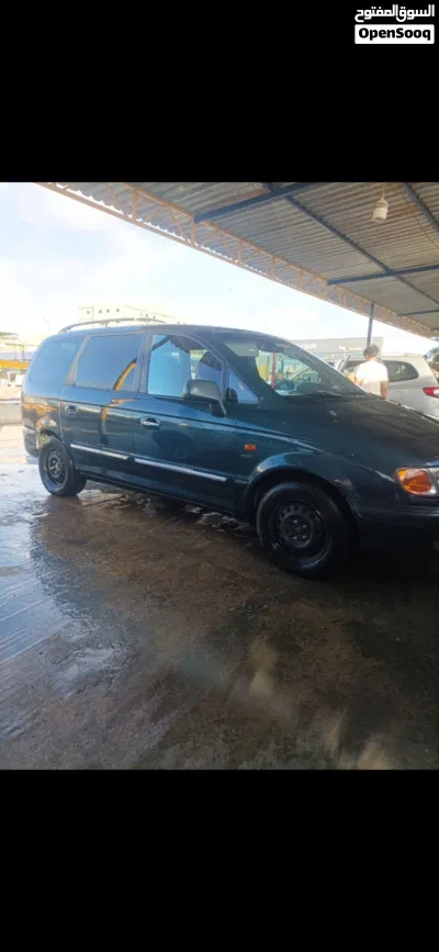 Hyundai Trajet 4