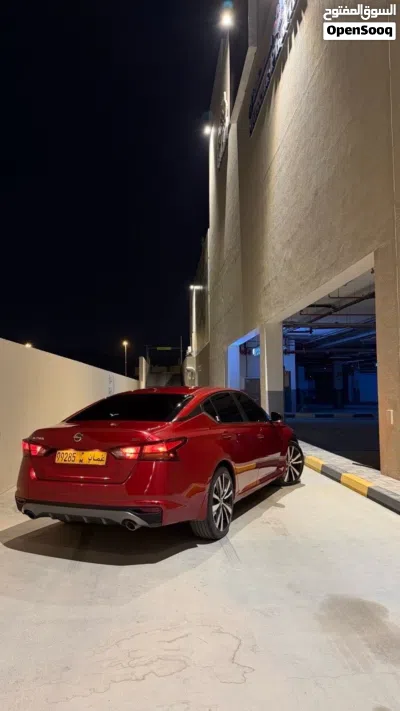 Nissan Altima SR 4