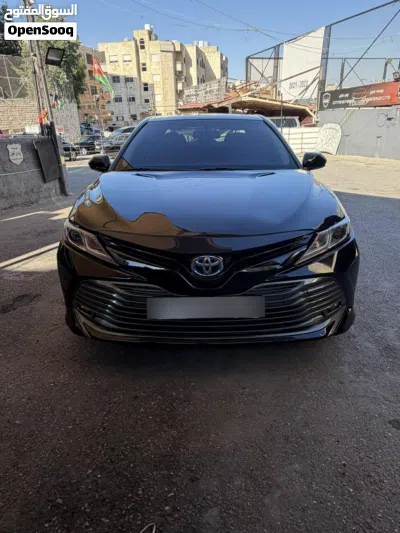 Toyota Camry GLE 4