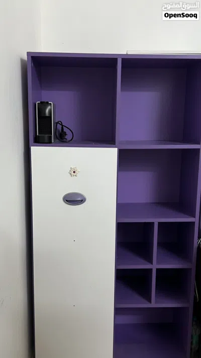 Purple wooden shelvesأرفف/مكتبة خشبية بنفسجيه 2
