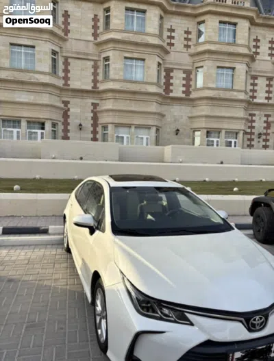 Toyota Corolla LE 4