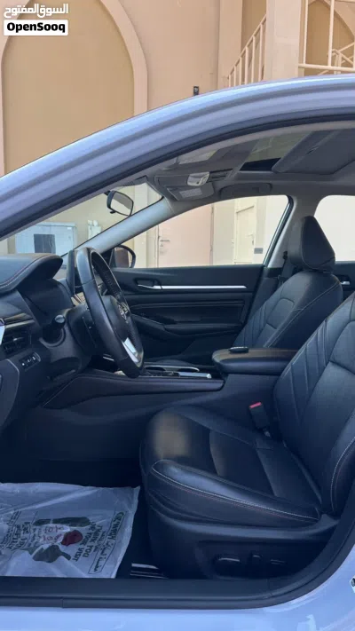 Nissan Altima SR 2