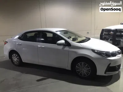 Toyota Corolla LE 4