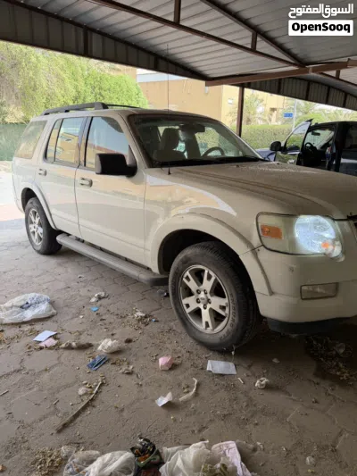 Ford Explorer XL 3