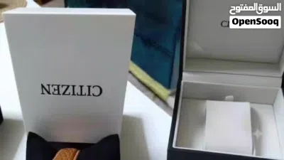 ساعة من نوع **Citizen** (سيتيزن). 3
