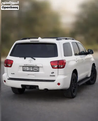 Toyota Sequoia SR 5 3