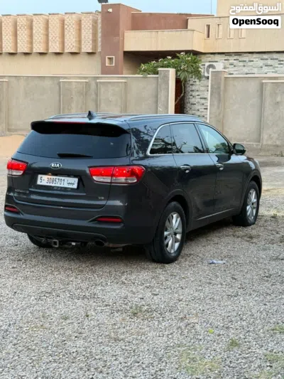Kia Sorento EX 3