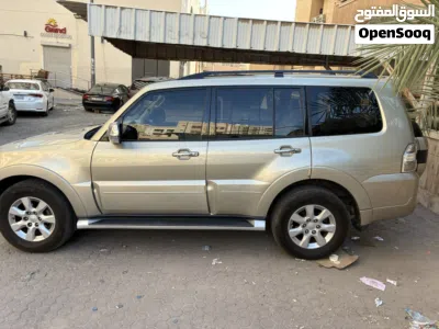 Mitsubishi Pajero GLS 3