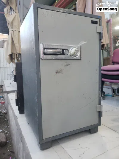 خزنة مستعمل كوري وزن 700كيلو 2