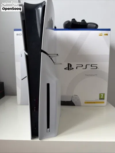 يتوفر جهاز PlayStation 5 Slim بحالة ممتازة جداً، استخدام فعلي لمدة شهر واحد فقط، نظيف بالكامل. 4
