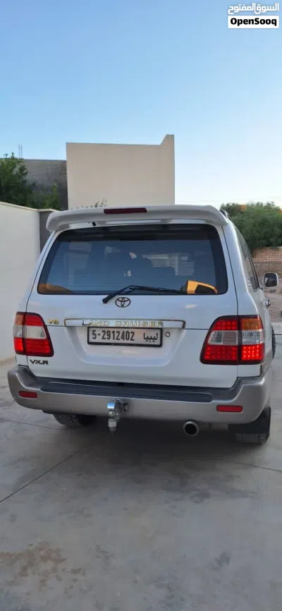 تويوتا لاند كروزر VXR 4