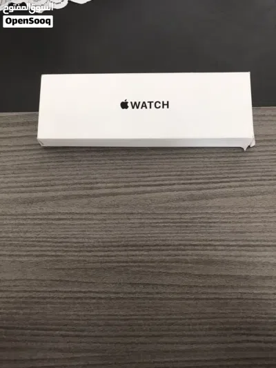 Apple Watch SE 3 size M/L 40 mm في حالاة ممتازه excellent condition 4