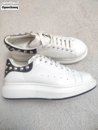 Alexander MCQUEEN قياس 42 شبه جديد 4