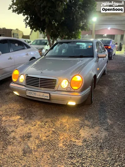 مرسيدس بنز الفئة-E E 240 2