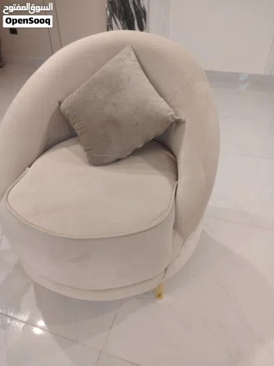 كراسي عدد 2 بطول 3 متر ونص وكرسي صغير مفرد 2