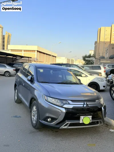 Mitsubishi Outlander GLX 2