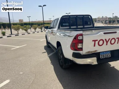 Toyota Hilux SR5 3