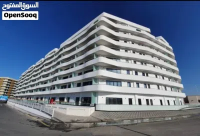 Large 2BHK with 3 toilets & balcony شقة 2BHK واسعة 3 حمامات والبالكونة تطل علي ملعب القولف 2