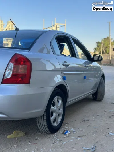 Hyundai Accent Standard 3