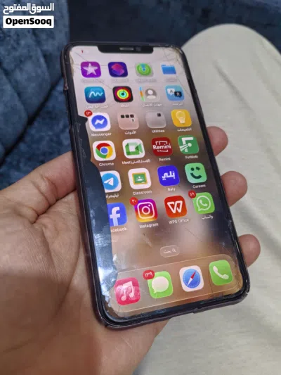 ايفون 11 برو ماكس نظيف 2