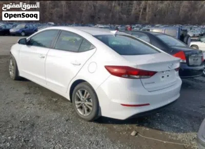 Hyundai Elantra Standard 3