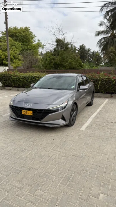 Hyundai Elantra SE 2