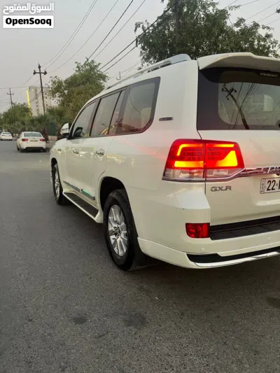 تۆیۆتا لەند کڕووزەر GXR 4