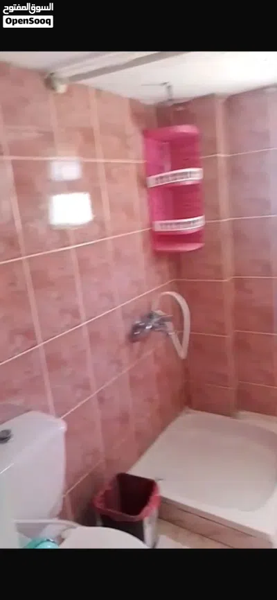 شقة للايجار مجددة 3 غرف 4