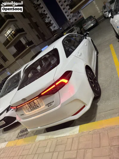 تويوتا كورولا Hybrid 3