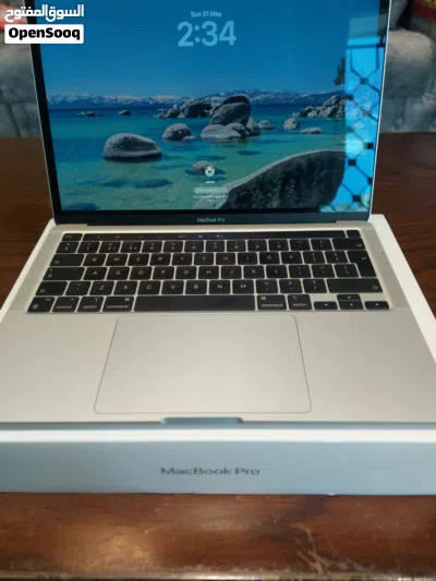 Macbook pro M2 2022 استعمال بسيط جداجدا جدا 2