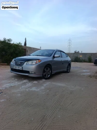 Hyundai Elantra GL MID 4