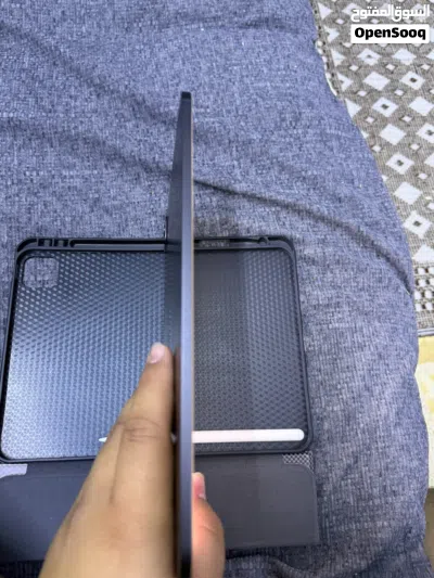ايباد برو M5مساحه256 4
