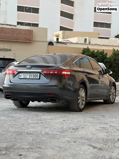 Toyota Avalon XLE 2