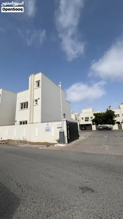 فيلا مؤجرة للبيع في مجمع ميار السكني بالخوض 3