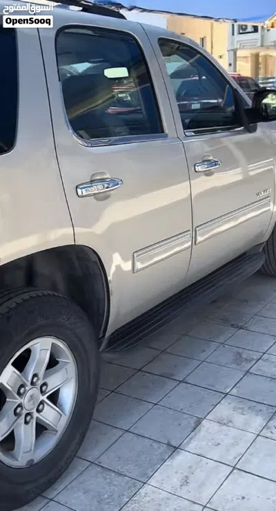 GMC Yukon Standard 2