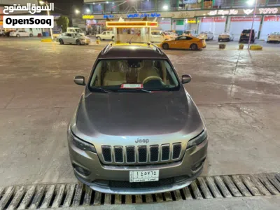 جيب شيروكى Latitude LUX 3