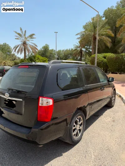 Kia Carnival Standard 2